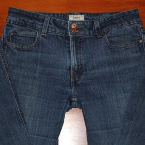 LEVI'S 526 SLENDER BOOT CUT super cute front, Size10 Medium